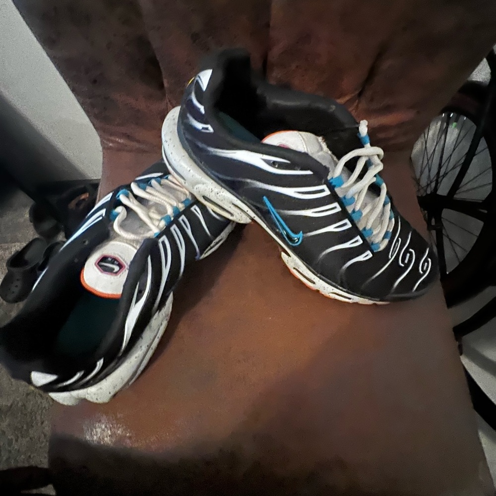 Nike air maxes